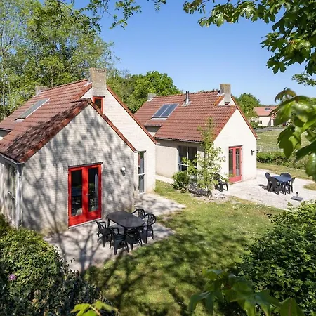 Holiday home With Sunny Garden Near Ewijk