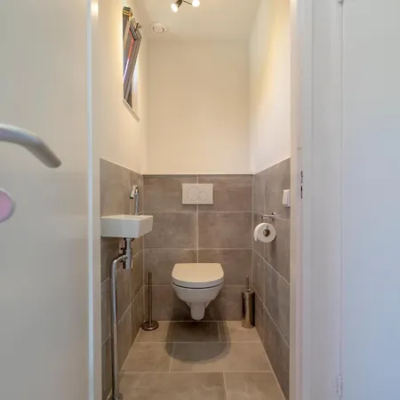 With Sunny Garden Near Casa de Férias