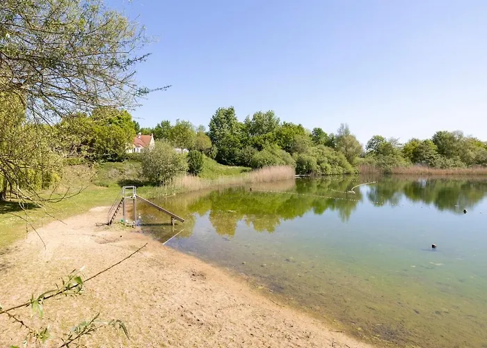 別荘 With Sunny Garden Near Ewijk