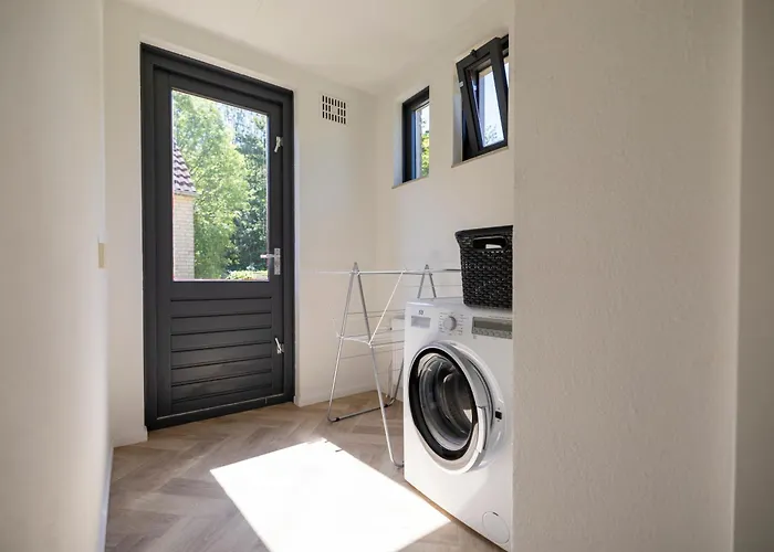 With Sunny Garden Near Vakantiehuis Ewijk