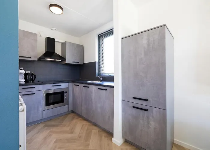 別荘 With Sunny Garden Near Ewijk